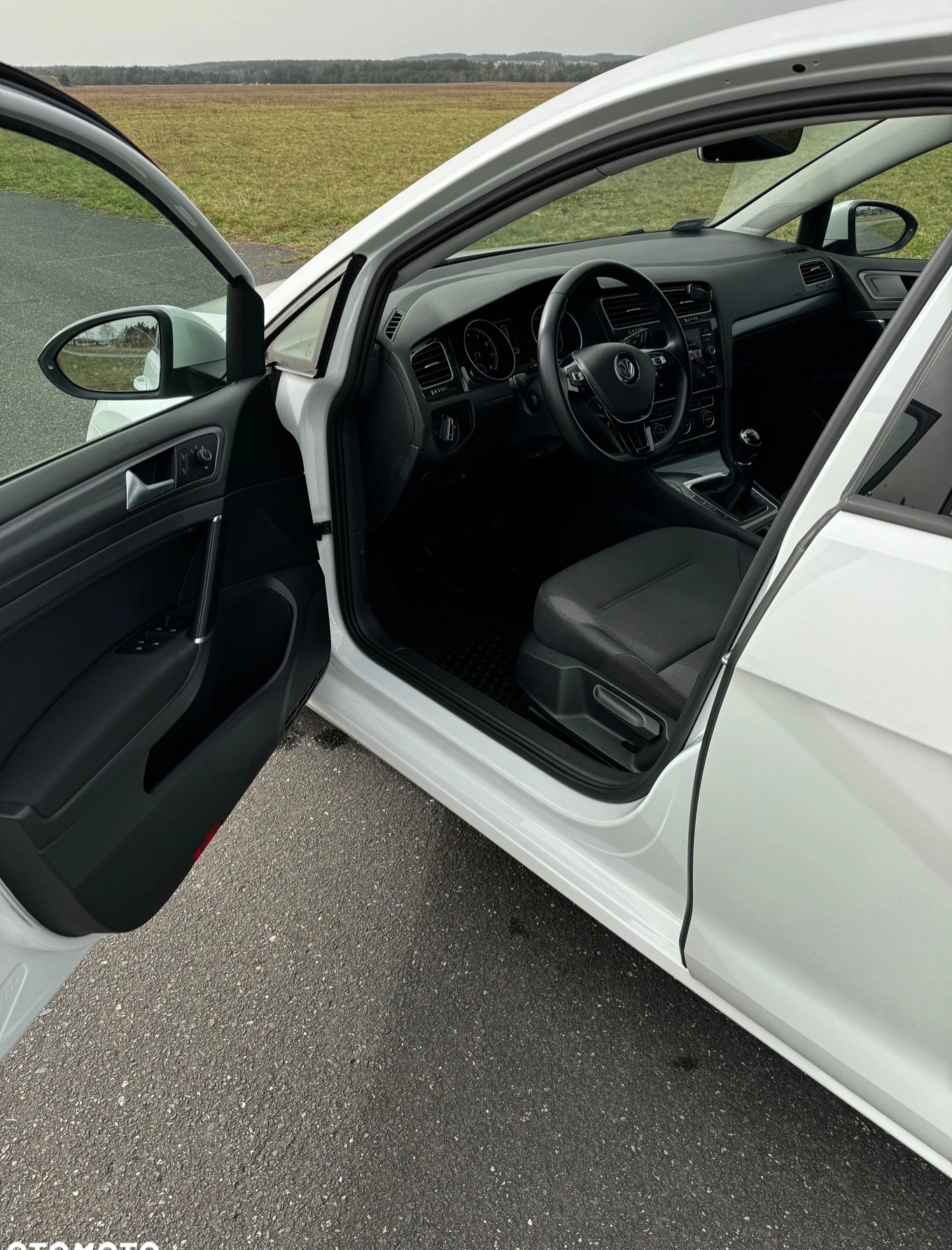 Volkswagen Golf cena 49900 przebieg: 59000, rok produkcji 2018 z Piła małe 121